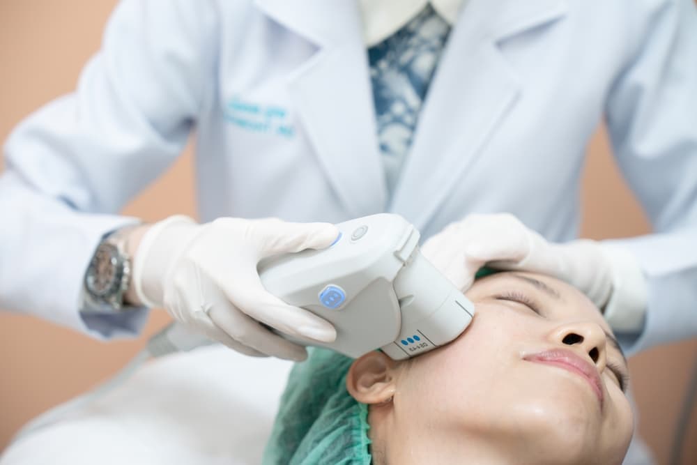 Ulthera Nedir? Cilt Sıkılaştırmada Ultherapy Teknolojisinin Bilimsel Rehberi